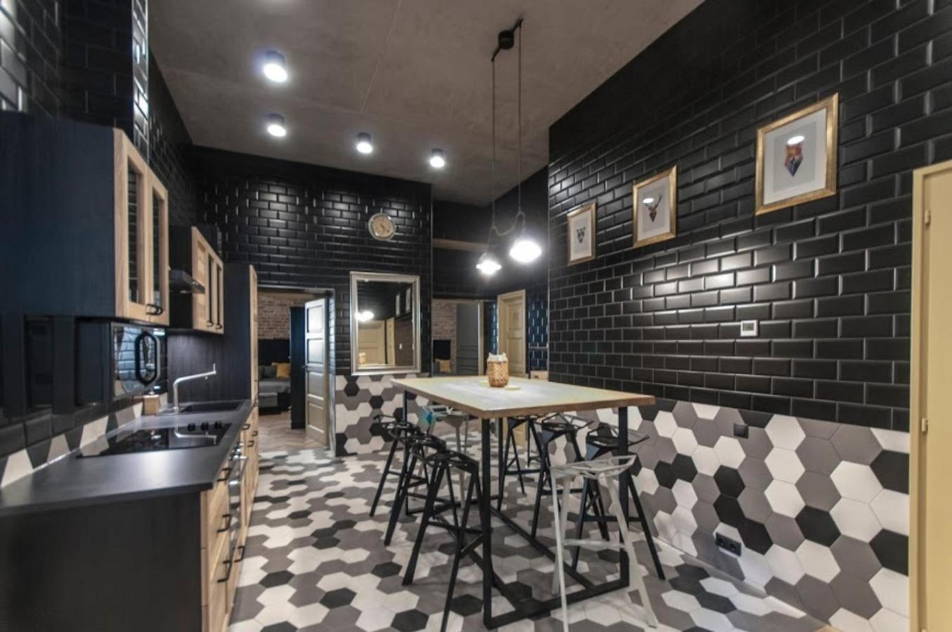 Geometric Luxury In The Center With 3br Apartament *