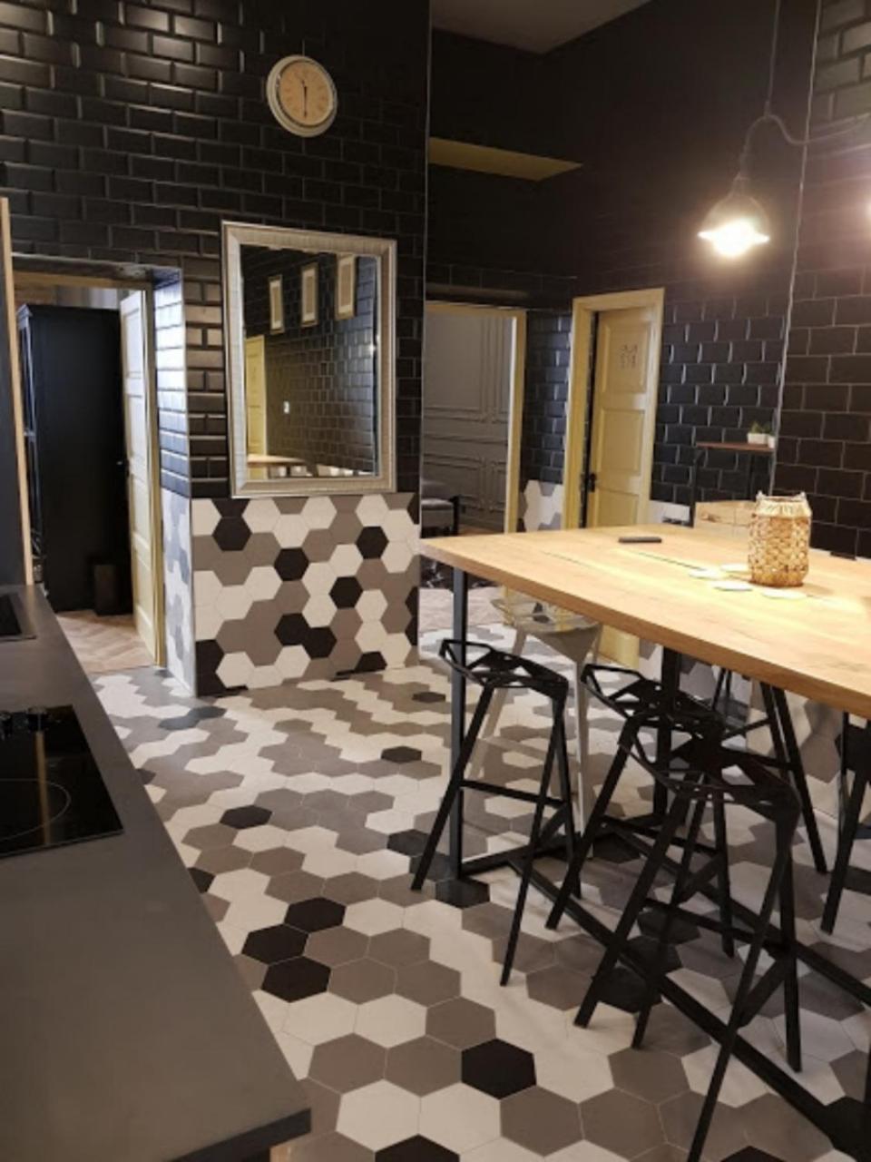 Geometric Luxury In The Center With 3br Apartament